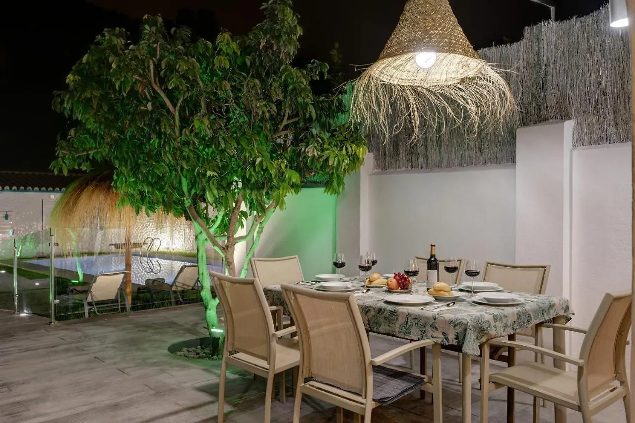 Villa Mamba By Seric,15' Walking To The Beach Torremolinos 0*,  Spanyolország