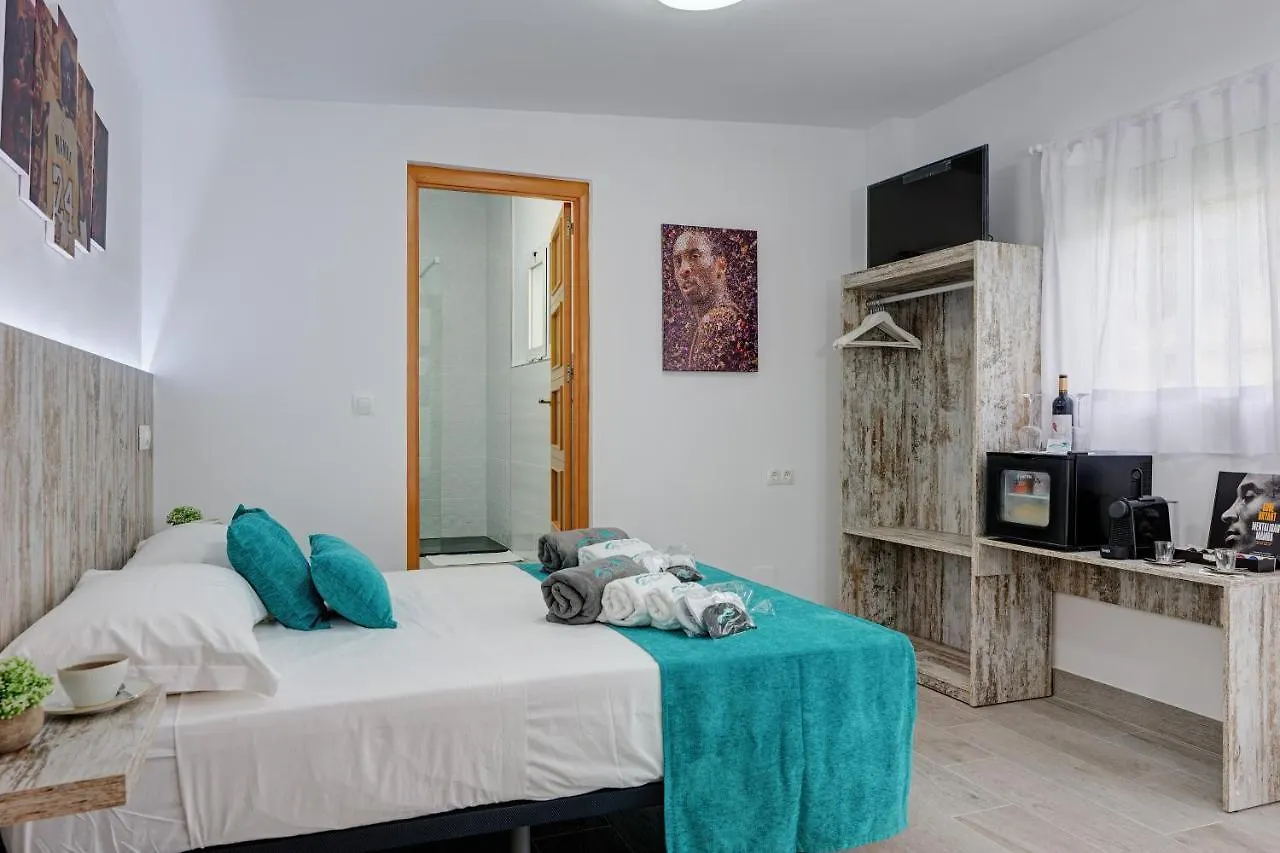 Villa Mamba By Seric,15' Walking To The Beach Torremolinos Spain